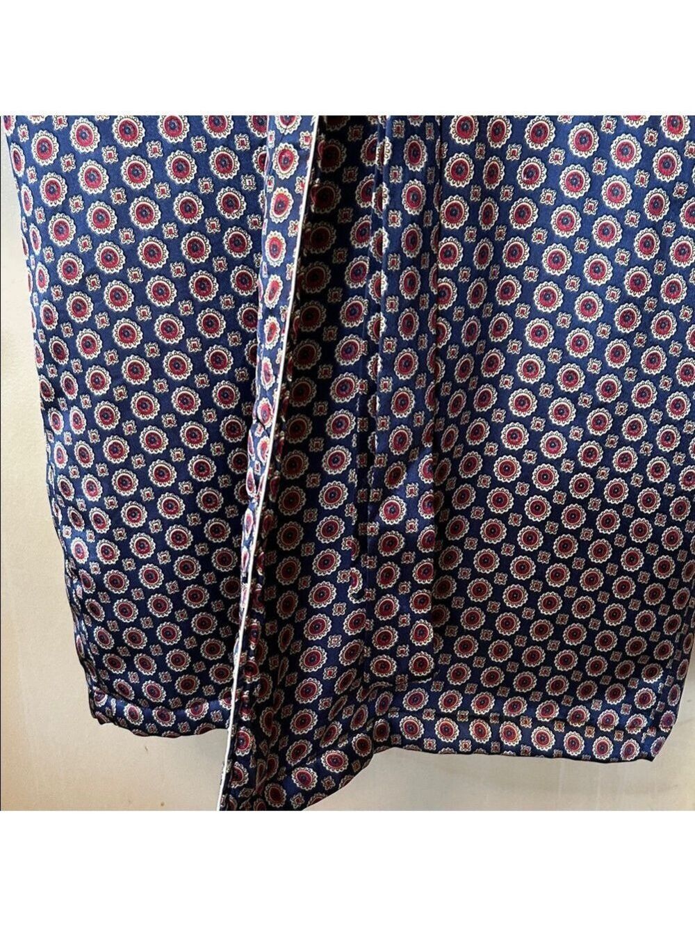 Jiangnan China Men’s Navy and Red Patterned Quilted Robe size L - Picture 7 of 12